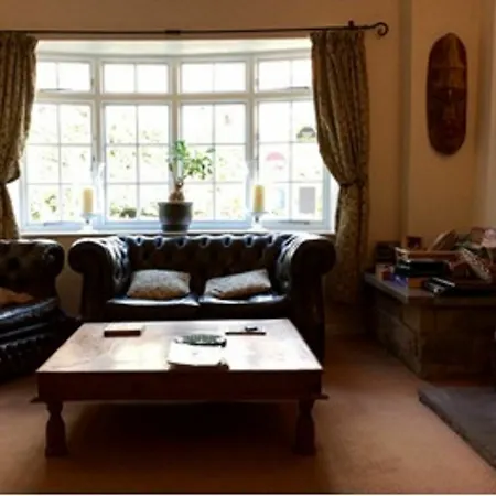 Plumpton Court