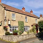 Plumpton Court 4*