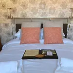 Plumpton Court بيت ضيافة 4*