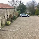 بيت ضيافة Plumpton Court 4*