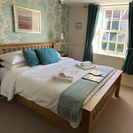 Plumpton Court Guest house Nawton