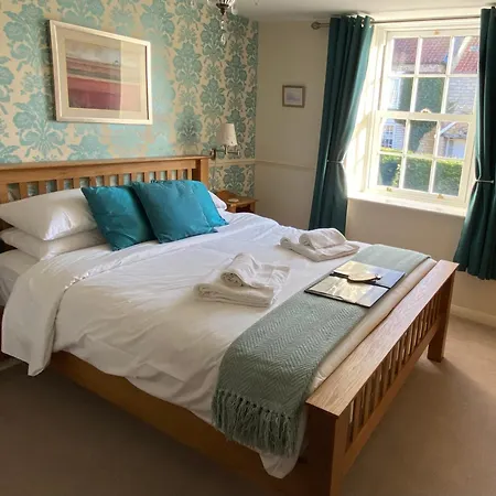 Plumpton Court Penzion Nawton