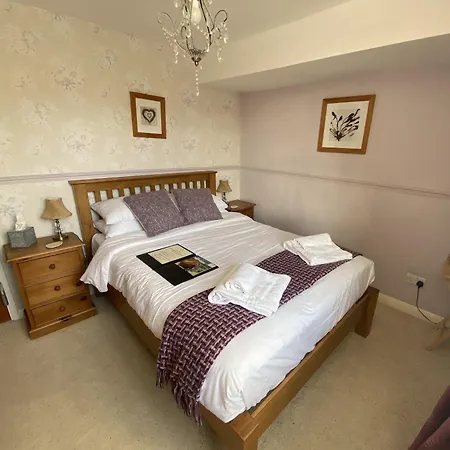 Plumpton Court Guest house