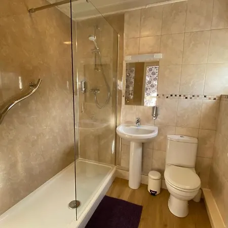 Plumpton Court Guest house 4*