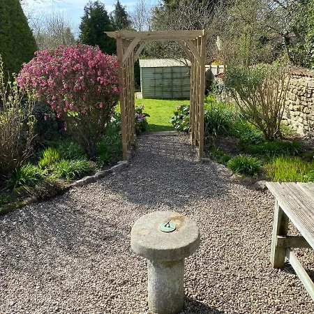Plumpton Court Guest house 4*