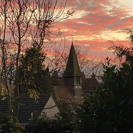 ゲストハウス Plumpton Court