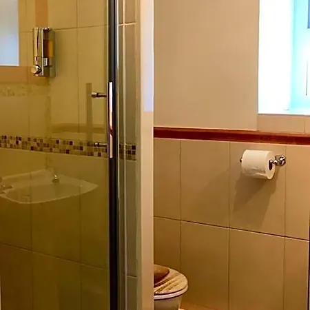 בית הארחה Plumpton Court 4*