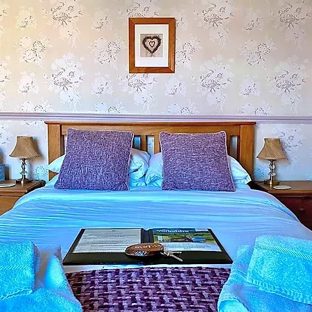 Plumpton Court 4*