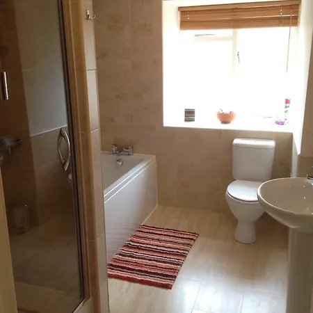 Plumpton Court 4*