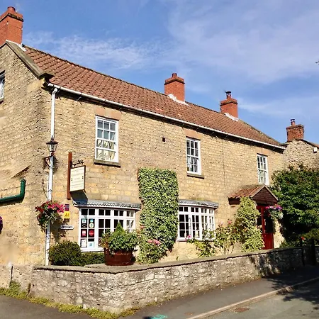 Plumpton Court Guest house 4*