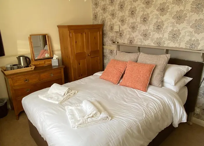 Guest house Plumpton Court 4*