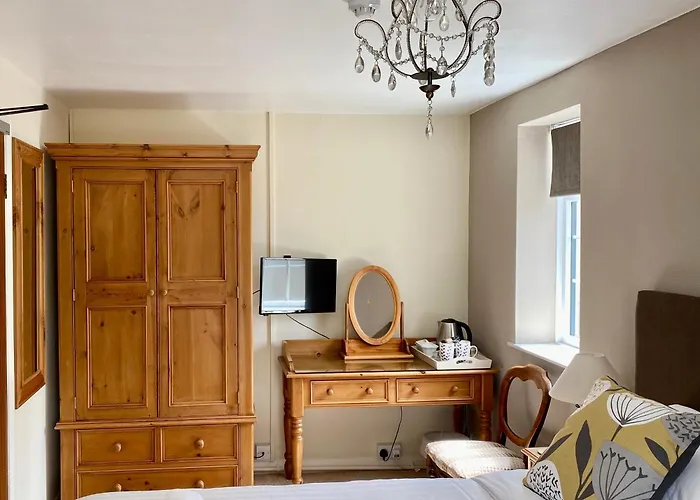 Guest house Plumpton Court 4*