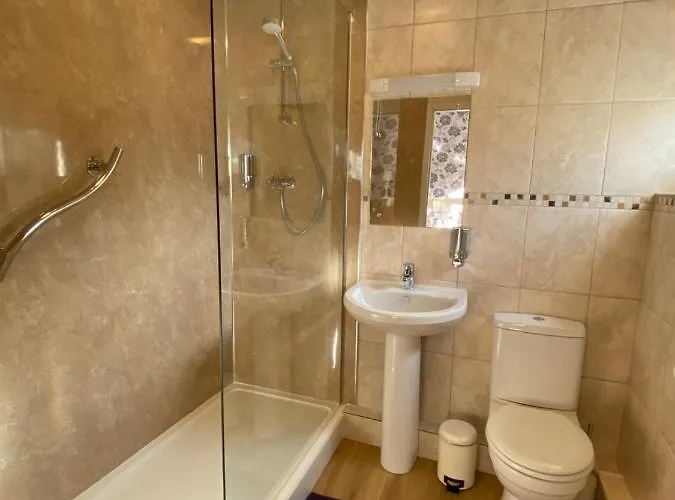 Plumpton Court Guest house 4*