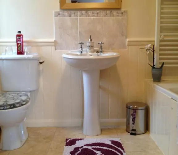 Plumpton Court Guest house 4*