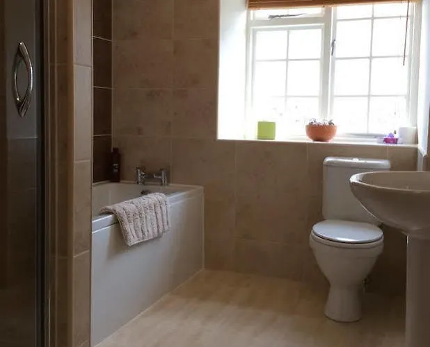 Plumpton Court Guest house 4*