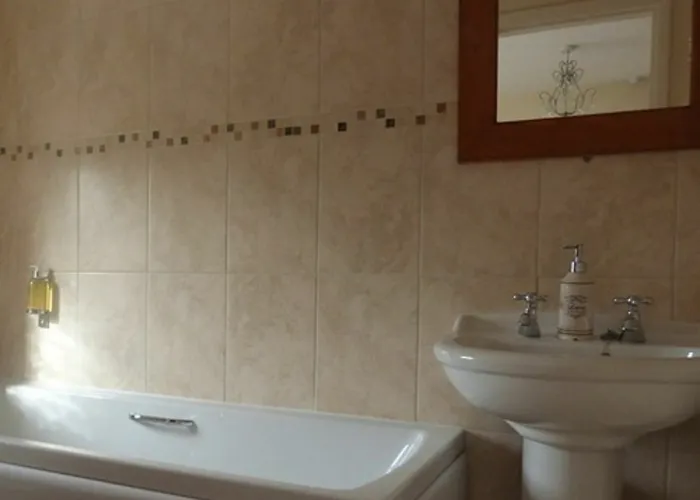 Guest house Plumpton Court 4*